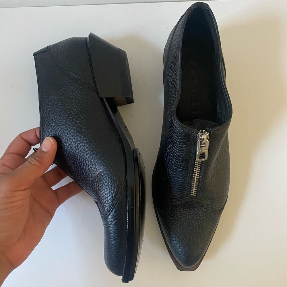 Coach Pointed Toe Black Low Heel Leather Zip-Up Shoes mens 6.5 / womens 8 - Picture 5 of 6